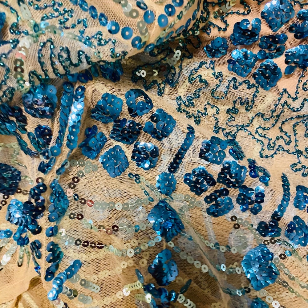 Dress - Picture 4 of 11